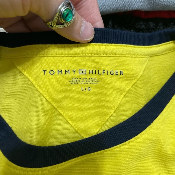 EUC Men’s Size Large Tommy Hilfiger Signature Logo Embroidered Tee Vivid Yellow - Picture 7 of 12